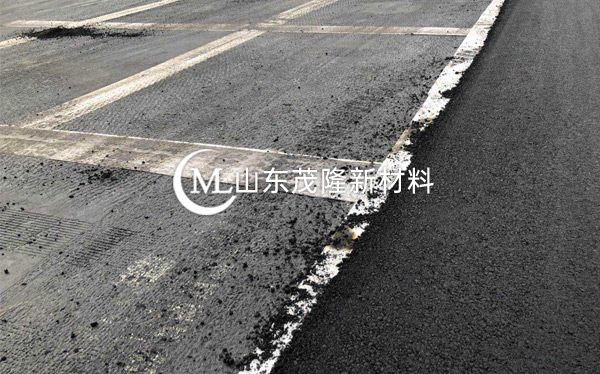 《綿陽科技城項目》土工格柵、防裂貼施工