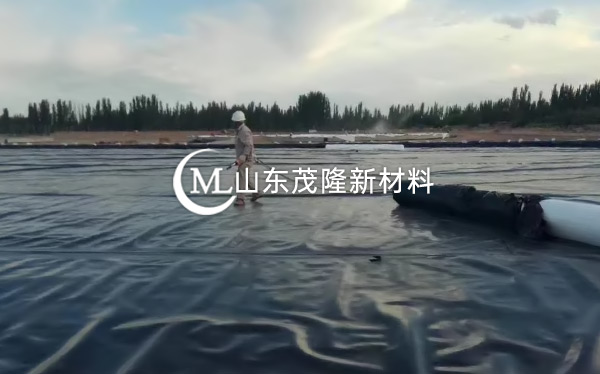 《中國(guó)石化庫車商儲(chǔ)庫工程》土工膜、土工布施工  第3張