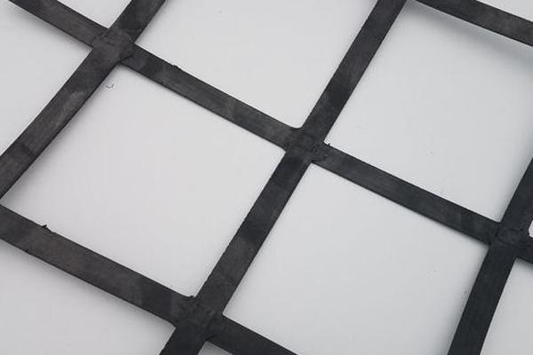 雙向土工格柵：縱橫向受力區(qū)別揭秘