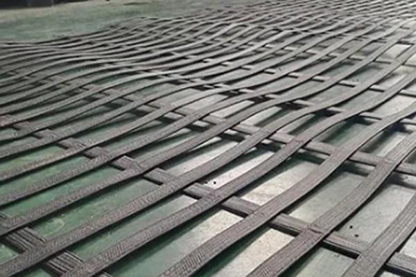高韌性聚酯紗線集束土工格柵可以用在瀝青路面中嗎