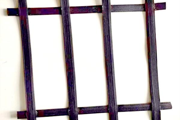 高韌性聚酯紗線集束土工格柵在環(huán)保工程中的應(yīng)用有哪些呢？